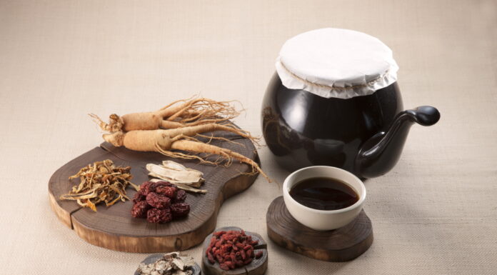 Post Shang Han Run Formulas ① Duhuo-jìshēng-Tang 獨活寄生湯 Wànbìng-Huíchūn 萬病回春