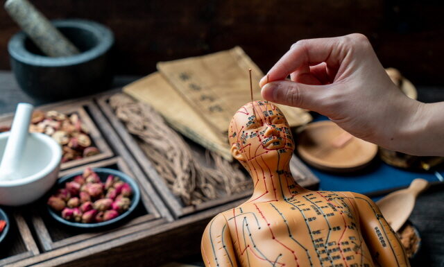 Apply scalp acupuncture for Post Stroke Pain