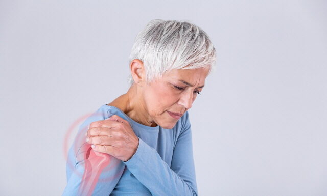 Shoulder Pain & Frozen Shoulder: A Fast, Reproducible Mater Tung Playbook